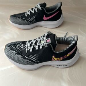 Nike women’s size 6 like new